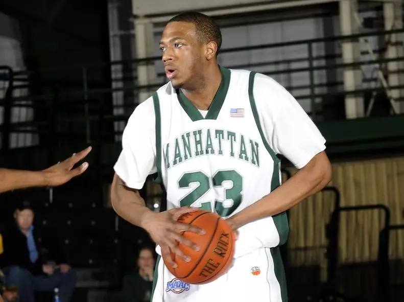 Jaspers Host Stags Monday at Draddy Gymnasium