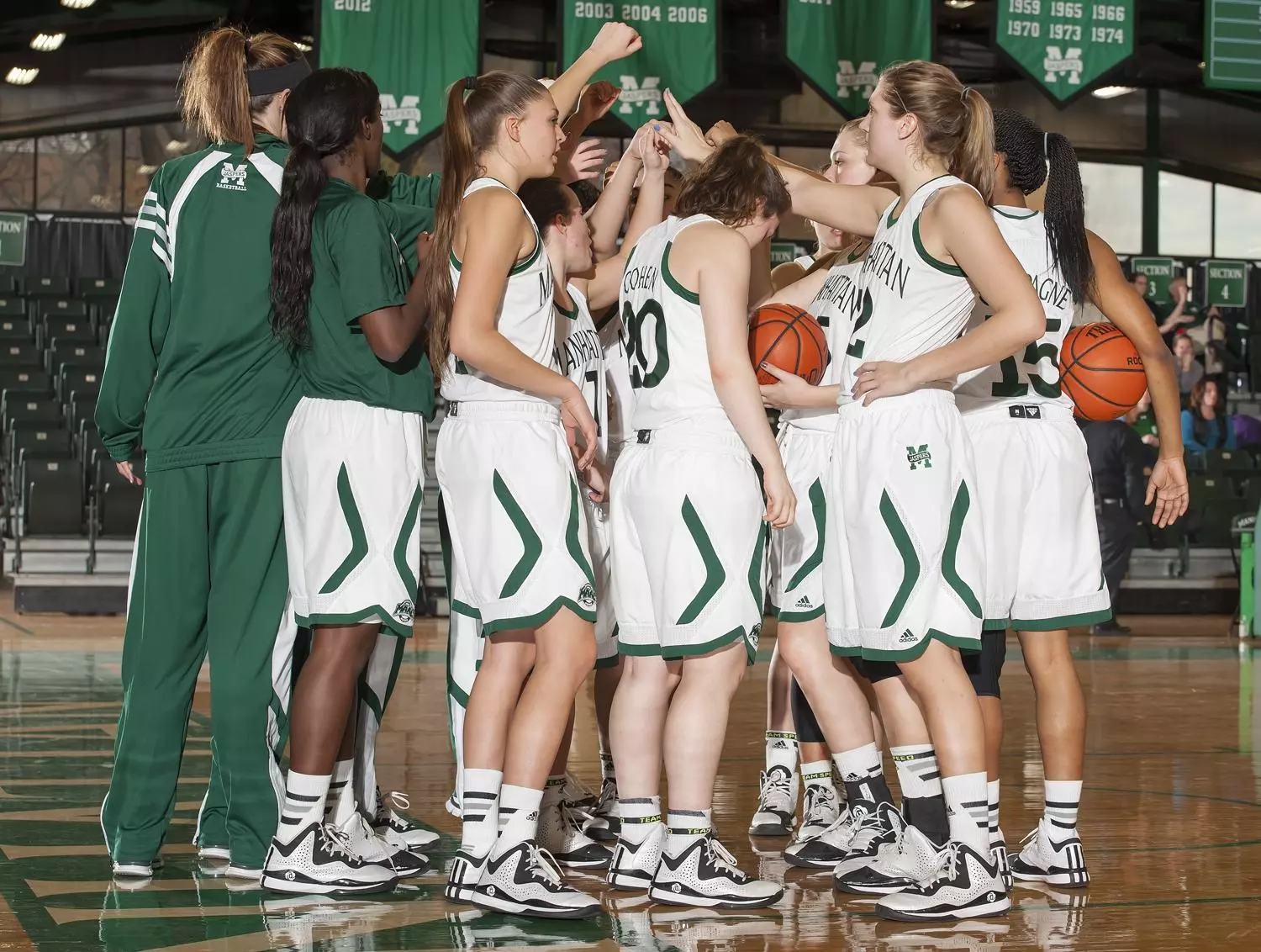 Jaspers Open Season Saturday at Fairleigh Dickinson