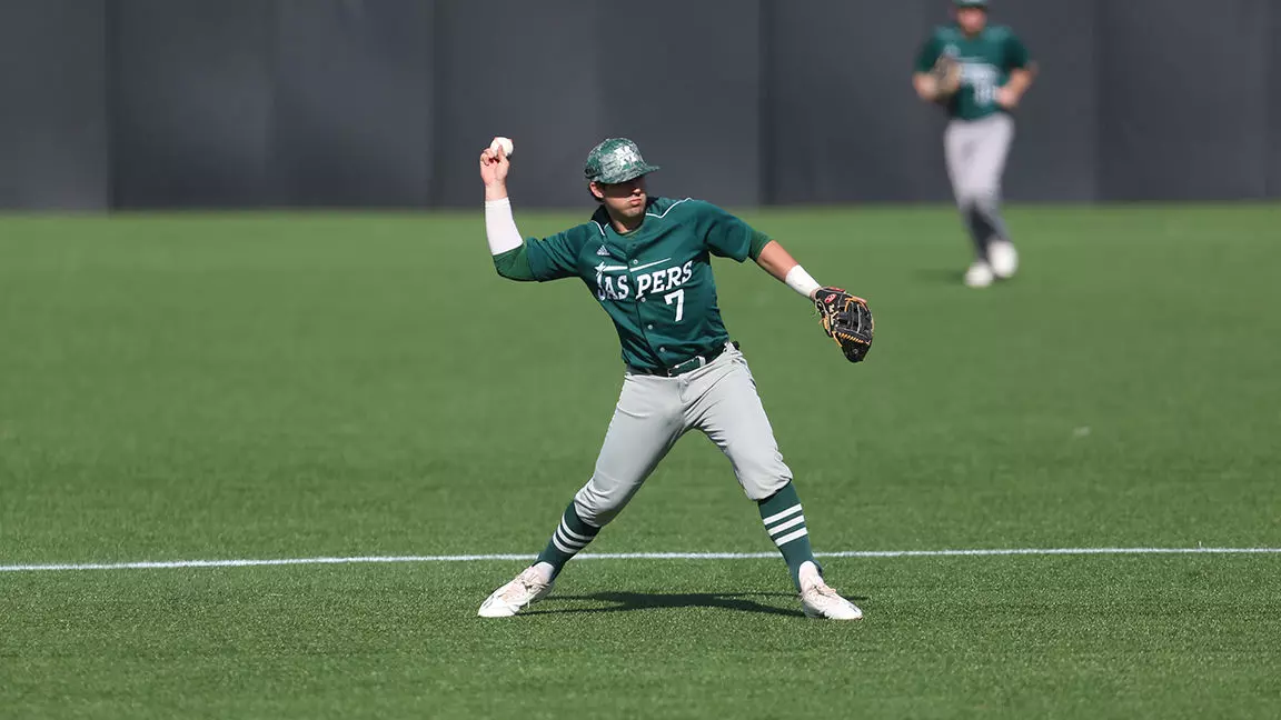 Manhattan Drops Doubleheader To UMass Lowell